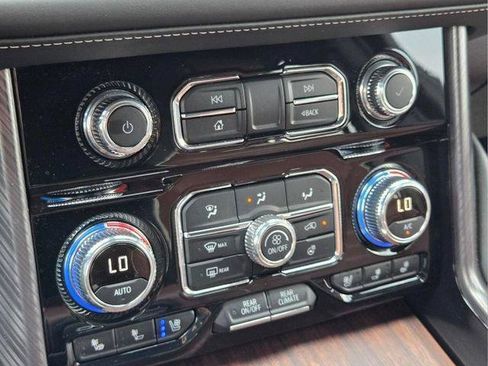 Certified 2024 GMC Yukon Denali Ultimate AWD/4WD image 28