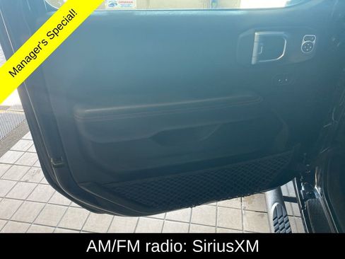 Used 2018 Jeep Wrangler Unlimited Rubicon AWD/4WD image 10