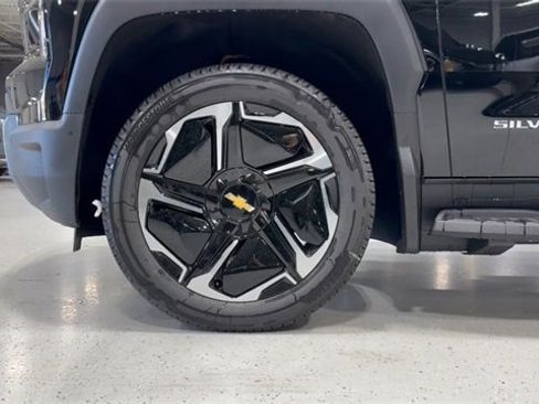 New 2026 Chevrolet Silverado EV LT image 16