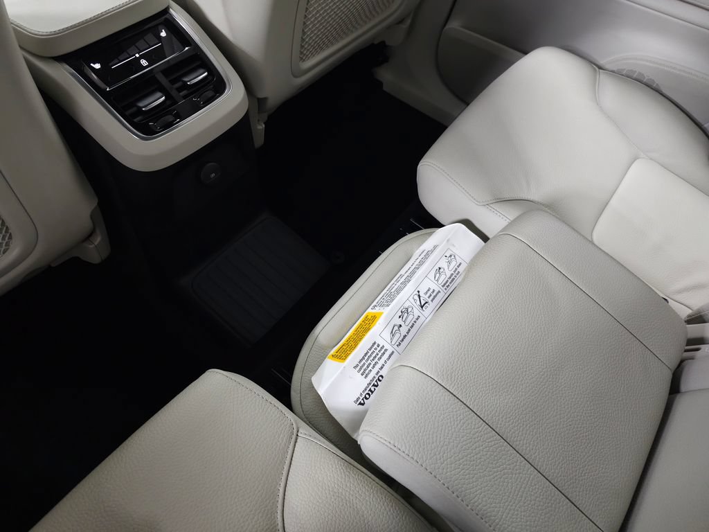 Certified 2024 Volvo XC90 T8 Plus w/ Protection Package AWD/4WD image 36