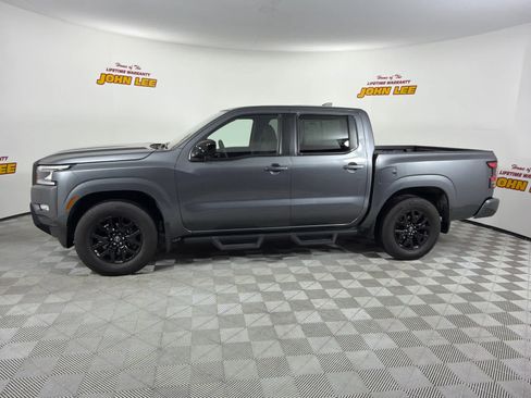 Certified 2023 Nissan Frontier SV w/ Midnight Edition Package RWD image 2