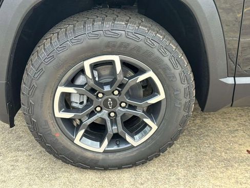 New 2026 Chevrolet Equinox ACTIV FWD image 4