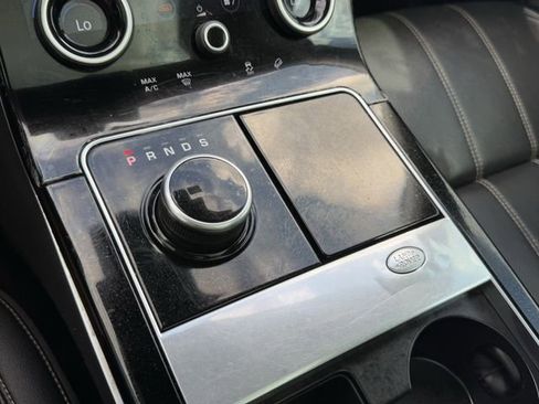 Used 2019 Land Rover Range Rover Velar S image 25