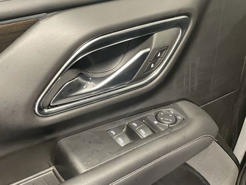 Used 2024 GMC Yukon XL SLE w/ Gmc Pro Safety Plus Package image 12