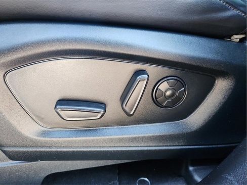 Used 2022 Ford Explorer Platinum w/ Equipment Group 601A image 13