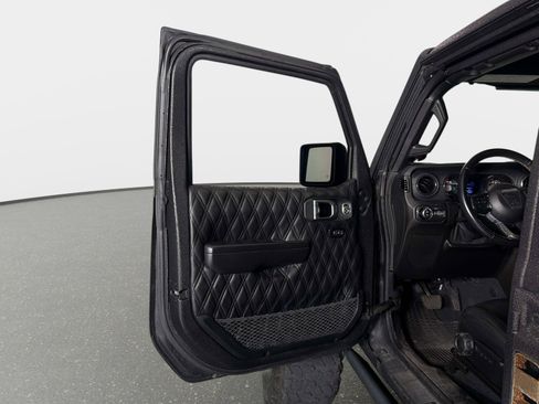 Used 2021 Jeep Gladiator Overland w/ Popular Equipment Package AWD/4WD image 41