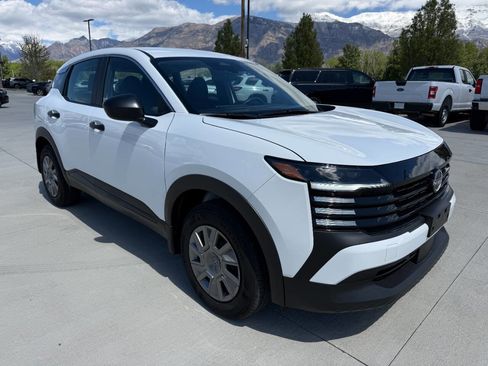 Used 2025 Nissan Kicks S AWD/4WD image 9