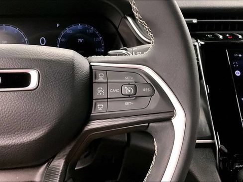 Used 2024 Jeep Grand Cherokee Altitude AWD/4WD image 28