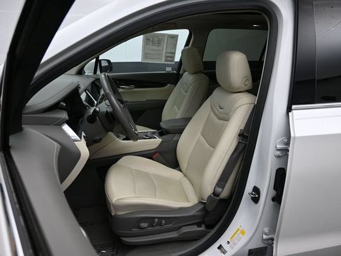 Used 2021 Cadillac XT6 Premium Luxury FWD image 22