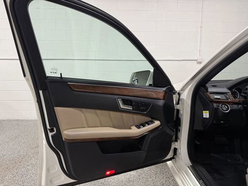 Used 2013 Mercedes-Benz E 350 4MATIC Sedan image 10