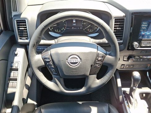 Certified 2024 Nissan Frontier SL w/ Technology Package AWD/4WD image 11
