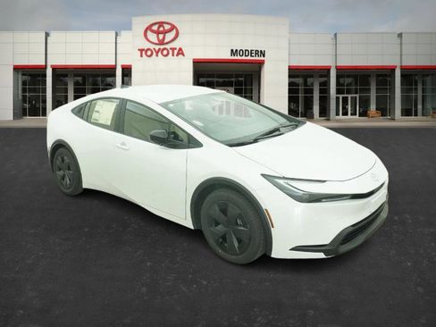 New 2026 Toyota Prius LE image 29