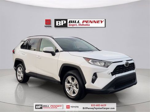 Used 2020 Toyota RAV4 XLE image 7