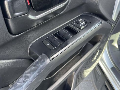 Used 2025 Toyota Tacoma SR5 image 22