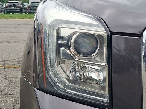 Used 2018 GMC Yukon SLT w/ Enhanced Security Package image 12