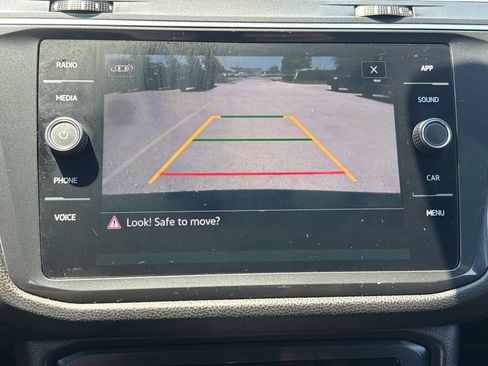 Certified 2023 Volkswagen Tiguan SE R-Line AWD/4WD image 16