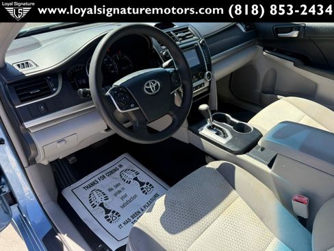Used 2012 Toyota Camry LE FWD image 16