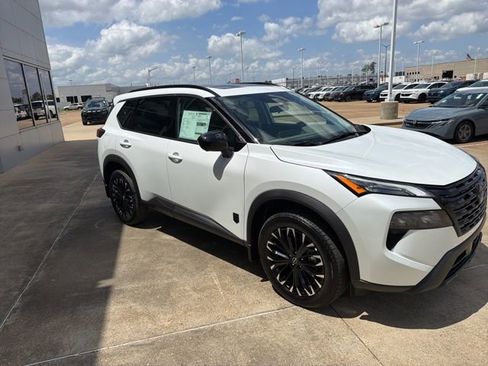 New 2026 Nissan Rogue SV FWD image 5