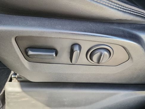 Used 2019 Chevrolet Silverado 1500 High Country image 8