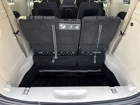 Used 2018 Chrysler Pacifica Touring Plus image 27