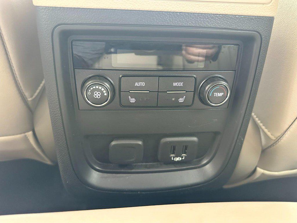 Used 2020 Buick Envision Essence FWD image 11