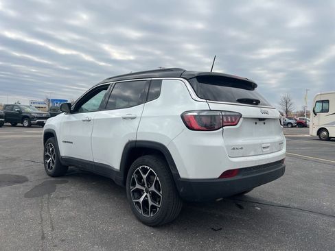Used 2025 Jeep Compass Limited image 6