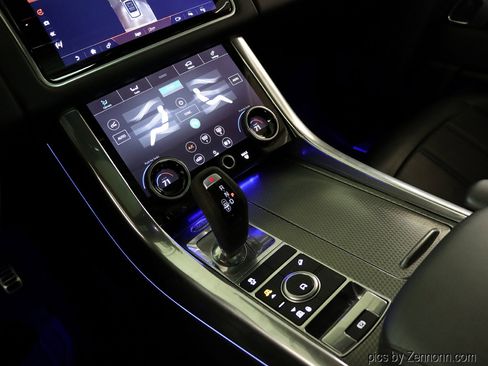 Used 2021 Land Rover Range Rover Sport HST image 25