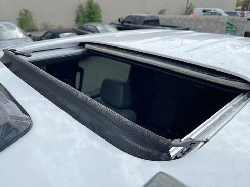 Used 2024 Chevrolet Silverado 2500 ZR2 w/ Technology Package AWD/4WD image 23