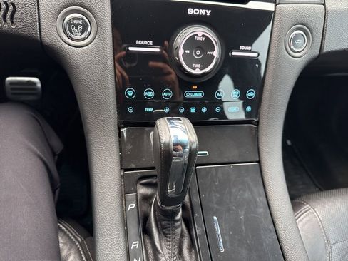 Used 2013 Ford Taurus SHO image 14