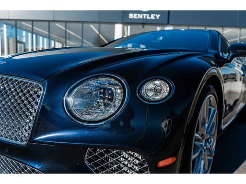 Used 2022 Bentley Continental GT V8 image 28