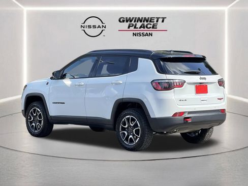 Used 2025 Jeep Compass Trailhawk AWD/4WD image 20