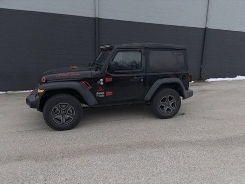 Used 2018 Jeep Wrangler Sport image 2