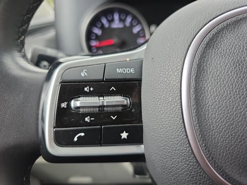 Certified 2024 Kia Carnival LX image 26