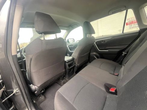 Used 2020 Toyota RAV4 LE AWD/4WD image 24