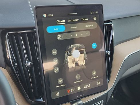 New 2026 Volvo XC60 B5 Plus w/ Protection Package Premier image 10