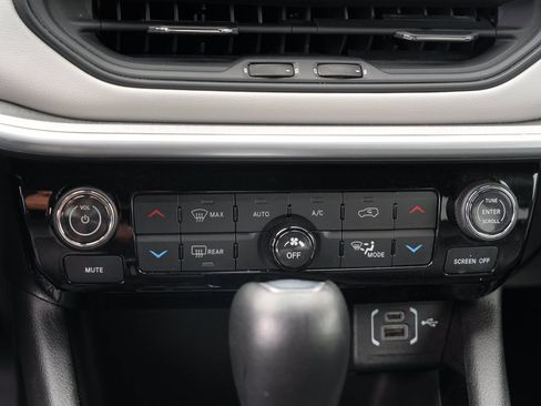 Used 2025 Jeep Compass Limited AWD/4WD image 25