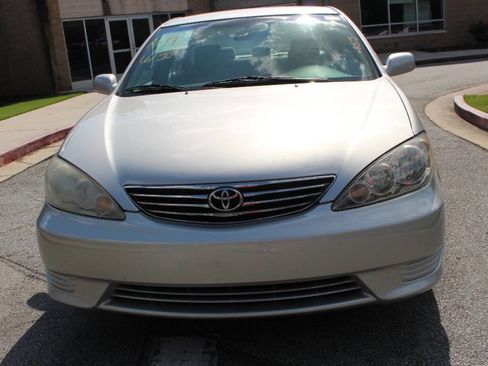 Used 2005 Toyota Camry LE image 5