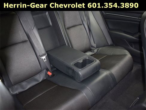 Used 2018 Honda Accord Sport image 27