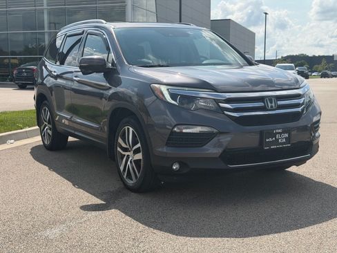 Used 2018 Honda Pilot Touring image 1