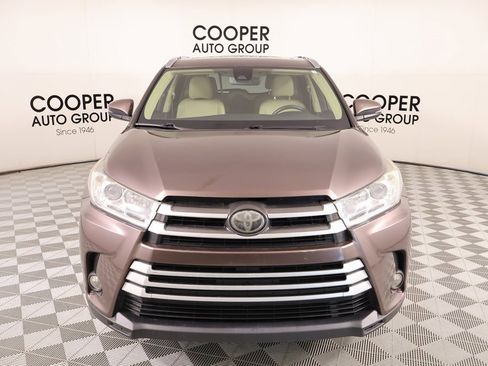 Used 2019 Toyota Highlander Limited image 9