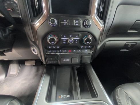Used 2019 Chevrolet Silverado 1500 High Country w/ Technology Package AWD/4WD image 11
