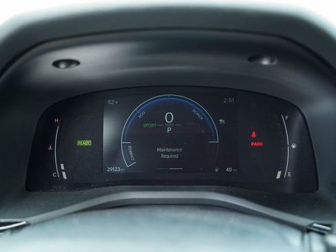 Used 2025 Toyota Camry SE w/ Convenience Package image 6