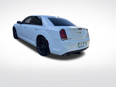 Used 2020 Chrysler 300 Touring w/ Sport Appearance Package RWD image 5