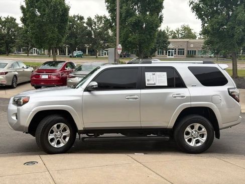 Used 2023 Toyota 4Runner SR5 Premium w/ Moonroof Package RWD image 4