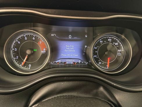 Used 2020 Jeep Cherokee Trailhawk image 21