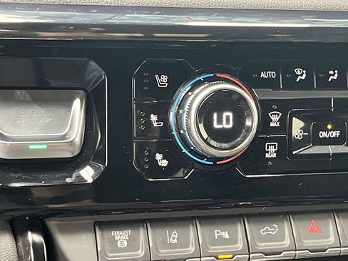 Certified 2025 GMC Sierra 2500 AT4 w/ Technology Package image 25