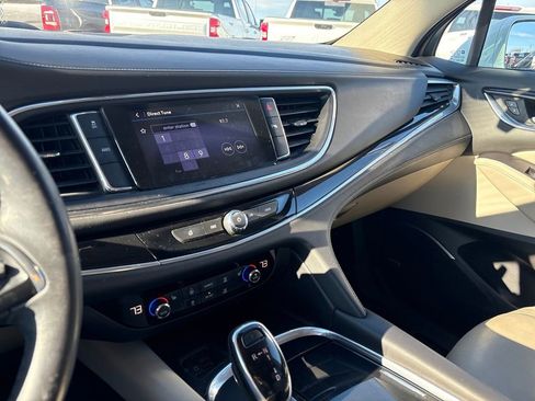 Used 2020 Buick Enclave Essence w/ Sound and Sites Package image 25