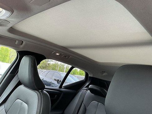 New 2026 Volvo XC40 B5 Ultra w/ Climate Package AWD/4WD image 16
