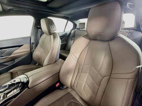 Used 2024 BMW 530i w/ Premium Package RWD image 21