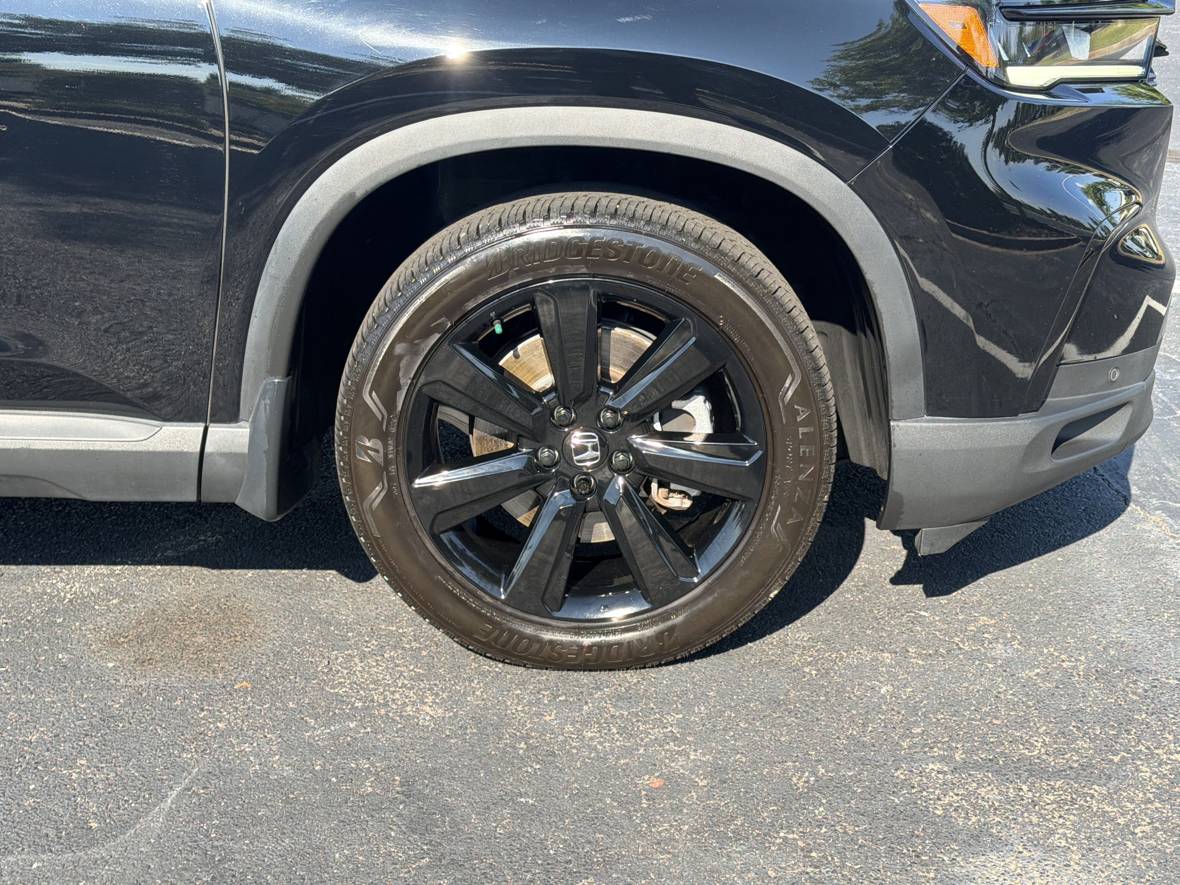 Certified 2025 Honda Pilot Black Edition image 11